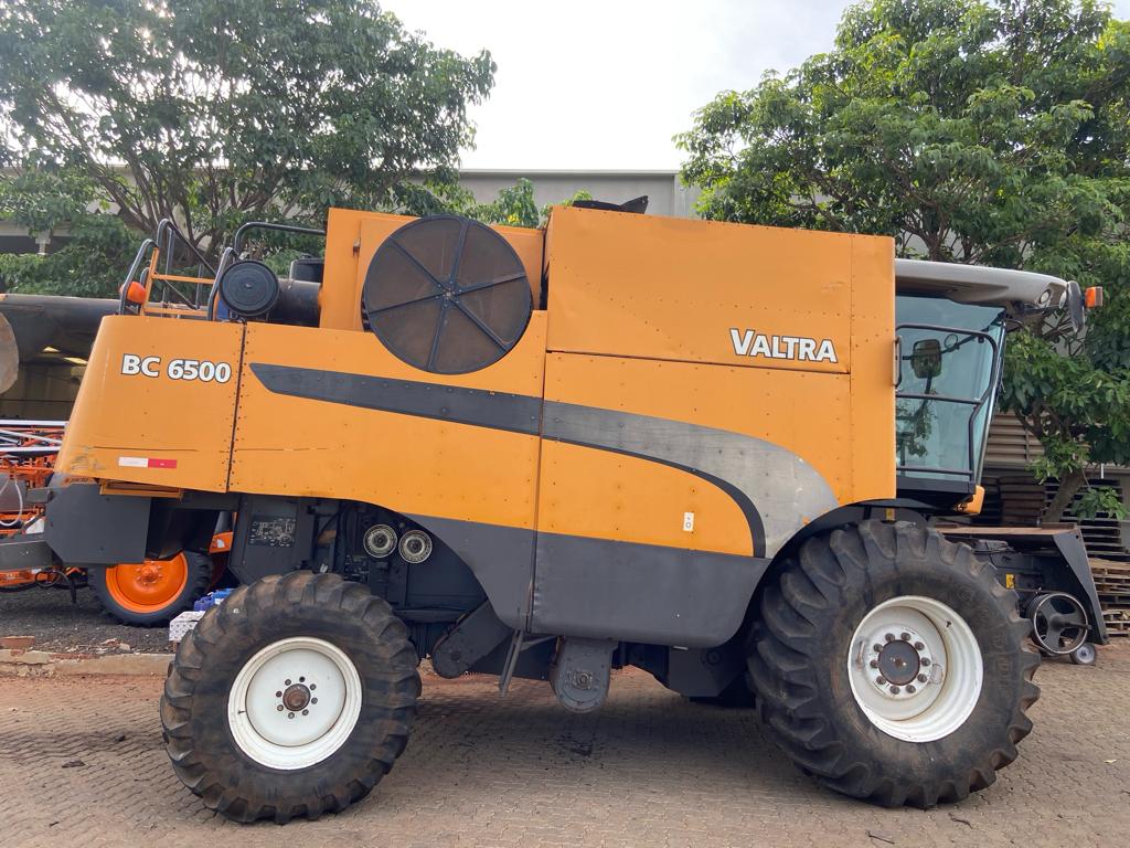 COLHEITADEIRA VALTRA BC6500