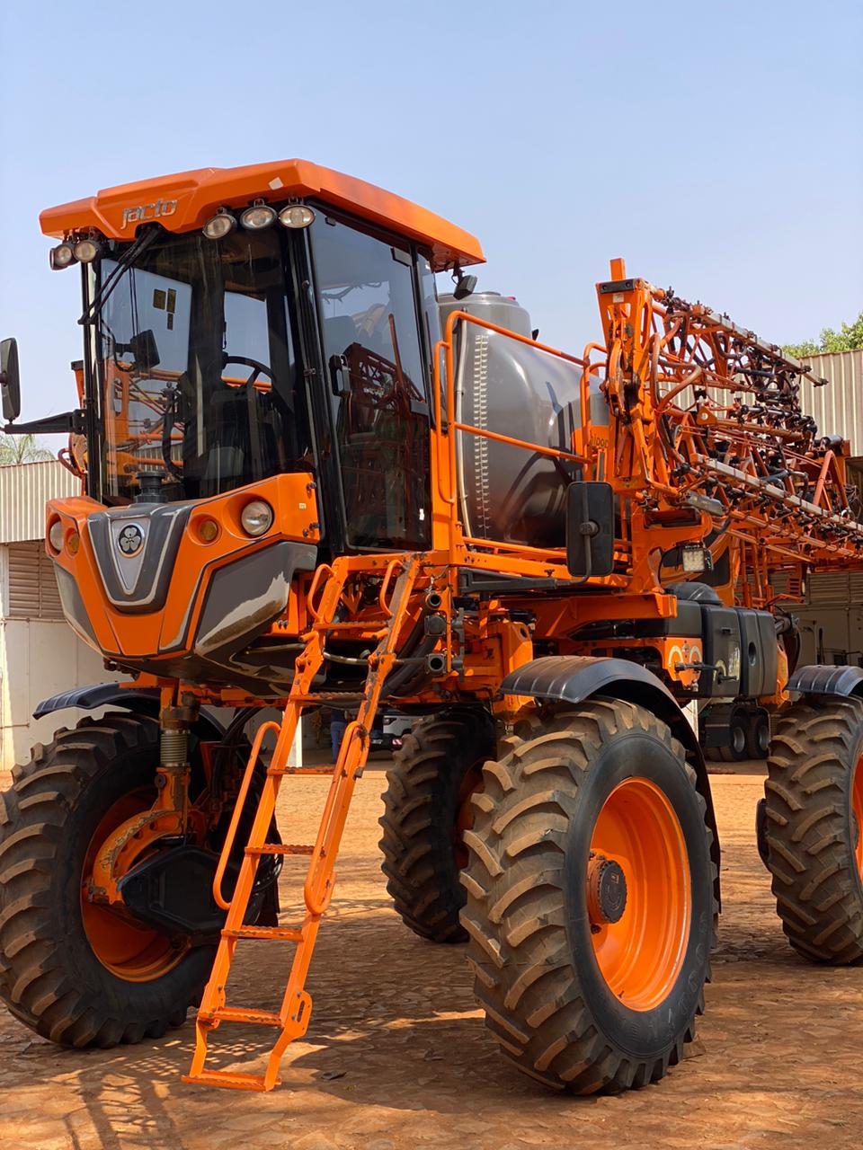 PULVERIZADOR AUTOPROPELIDO UNIPORT 3030 CANA - JACTO