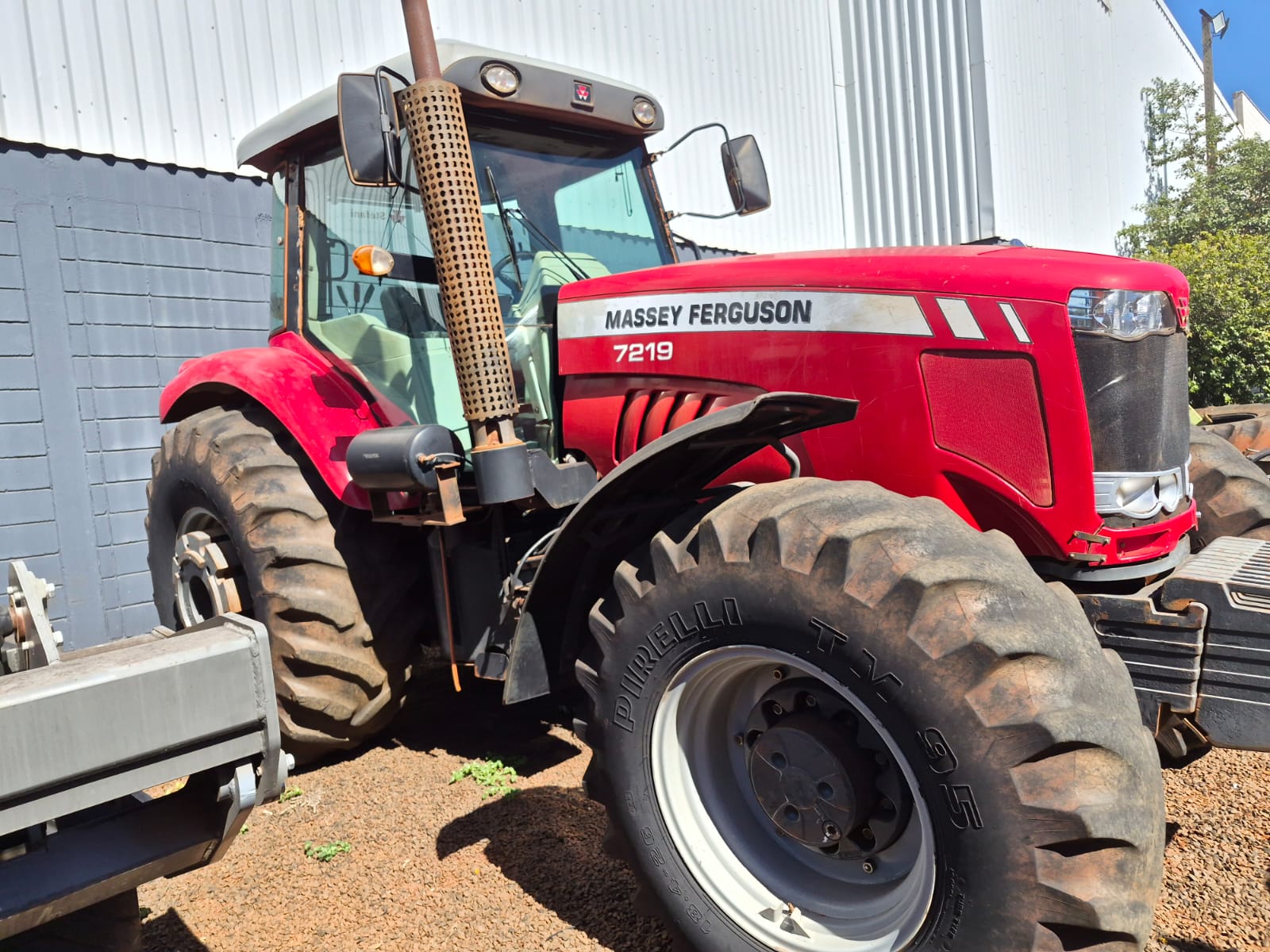 TRATOR MASSEY FERGUSON 7219